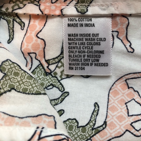 Crown and Ivy Woman’s Multicolor Patterned Button Down Shirt Size M - Picture 7 of 7